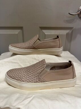 The FLEXX ‘Sneak Name’ Slip On Woven Leather Sneaker Shoe Sz 8 Beige NEW